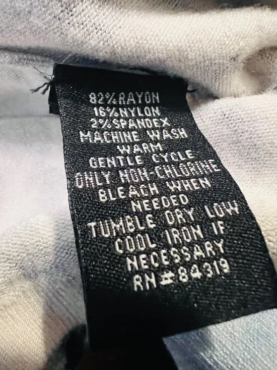 Cyrus Women's Small Knit Super Stretch V Neck Long Sleeve Baby Blue/Animal Print - Picture 12 of 12